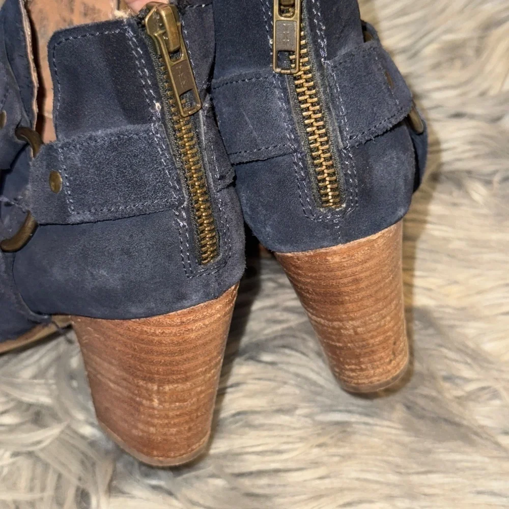 EUC Seychelles Anthropologie Impossible Bootie Navy Blue Size 6